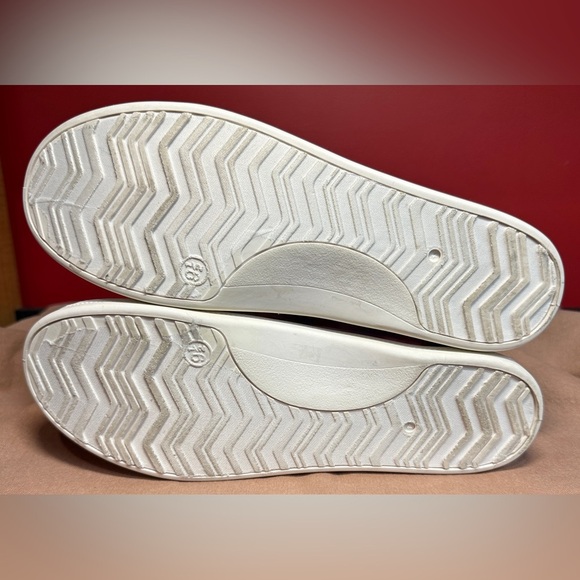 SO Slip On Canvas Sneakers Pink Blue White Tie Dye Women’s Size 9.5 - Picture 8 of 10